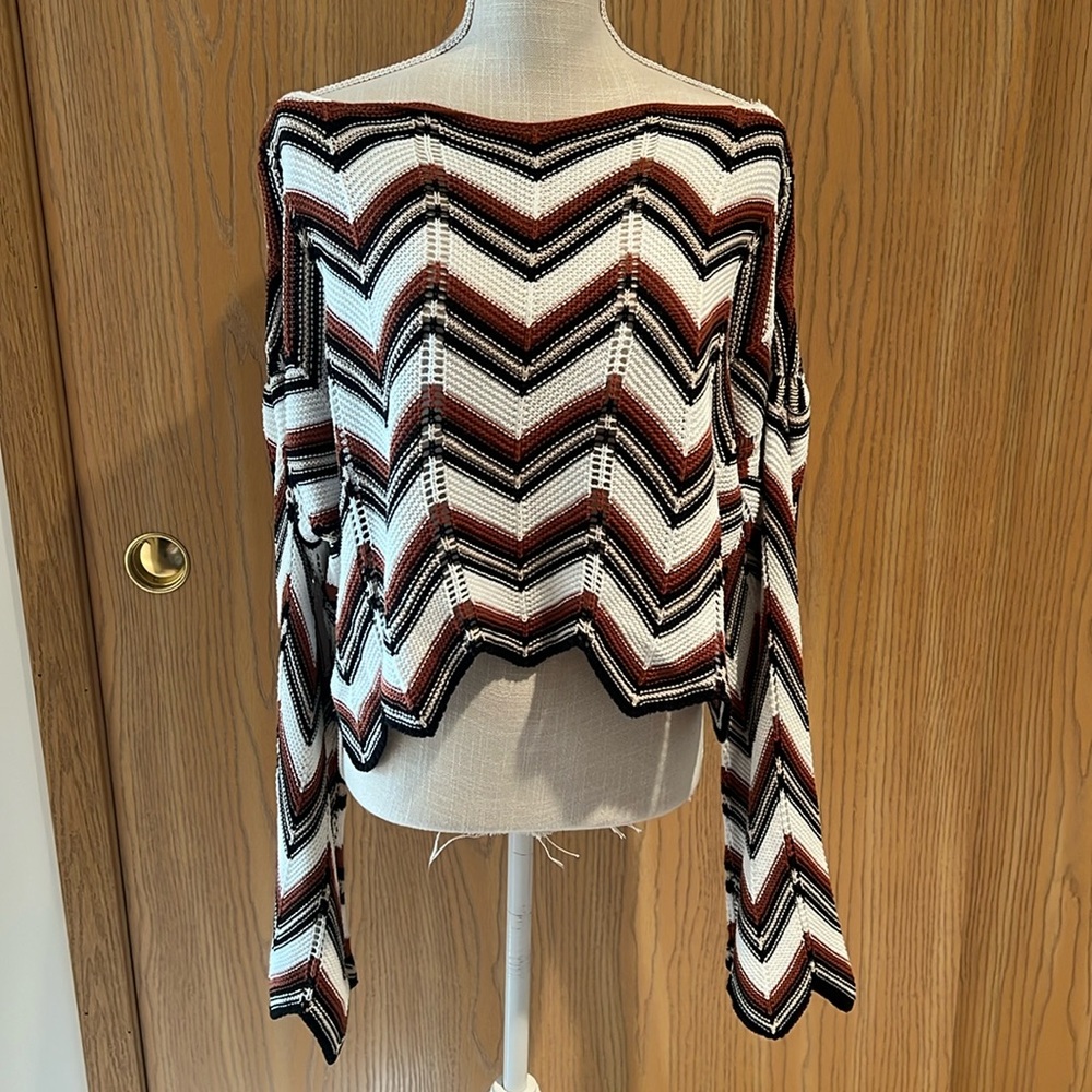 Francesca’s extra long sleeve knit top